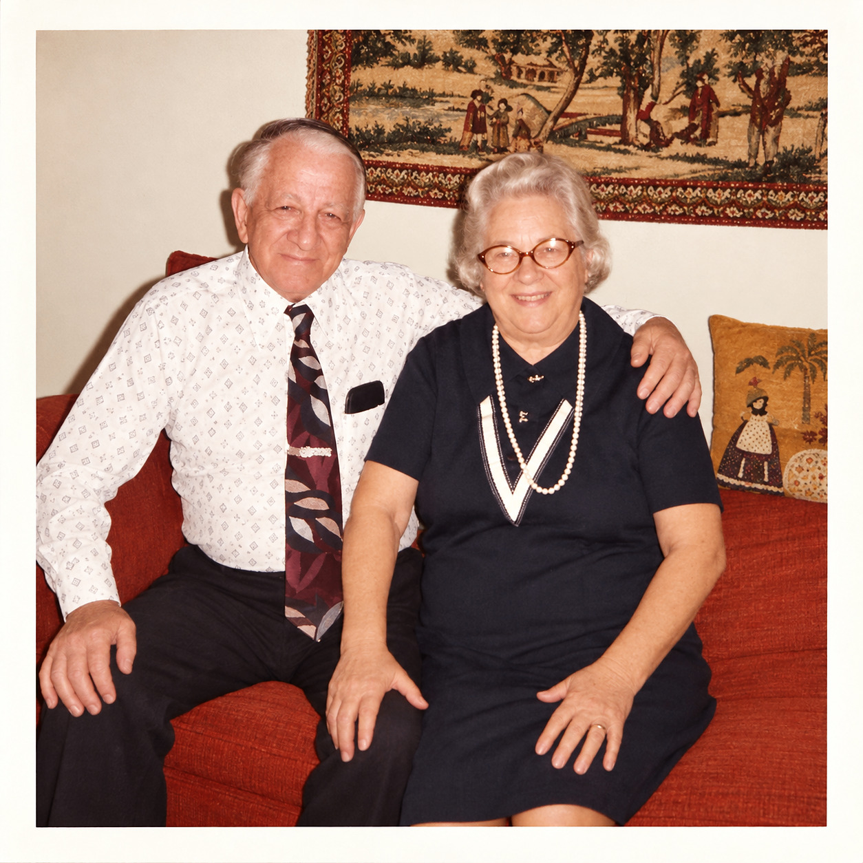 Dov Bear Kasachkoff and Sadie Kasachkoff seated together in a family photograph taken in January 1974.
