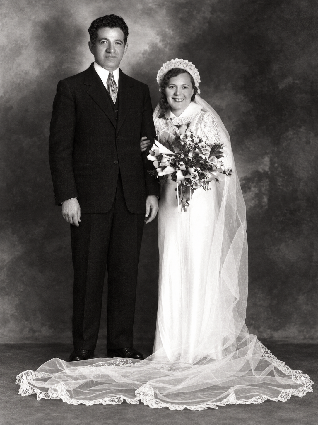 Dov Bear Kasachkoff and Sadie Kasachkoff in their wedding photograph, identified in the family's handwritten reference.